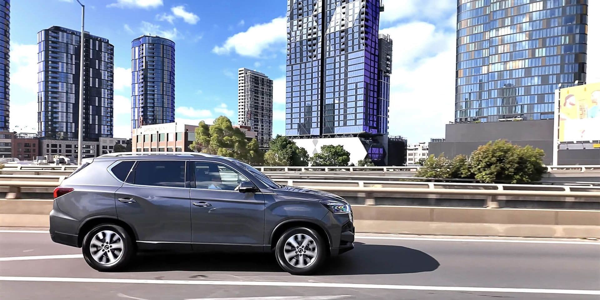 kgm-ssangyong-rexton-suv-lorne