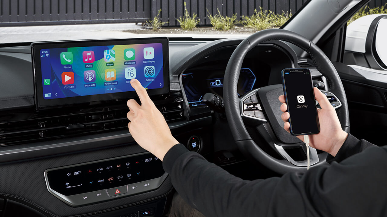 Apple CarPlay & Android Auto 